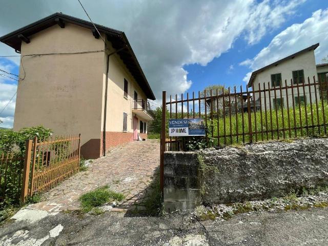 Villa Indipendente in vendita a Appennino Reggiano, Re