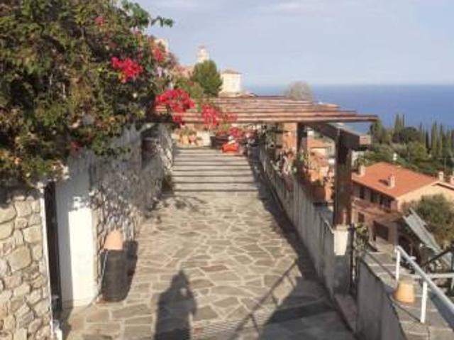 Villa Indipendente in vendita a Bevera, Ventimiglia
