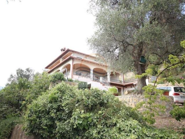Villa Indipendente in vendita a Bevera, Ventimiglia