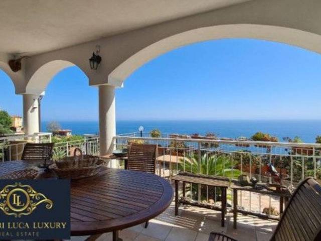 Villa Indipendente in vendita a Mortola Inferiore, Ventimiglia