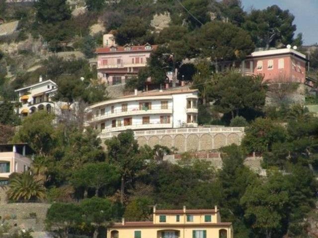 Villa Indipendente in vendita a Bevera, Ventimiglia