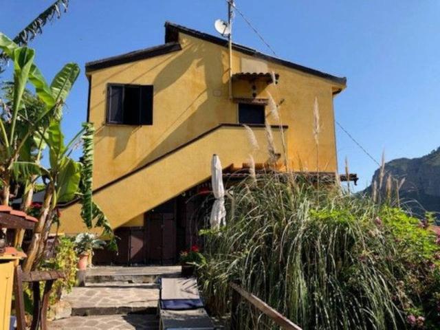 Villa Indipendente in vendita a Ventimiglia, Liguria