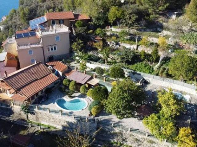 Villa Indipendente in vendita a Ventimiglia, Liguria