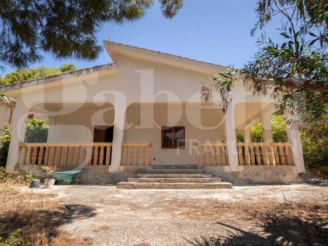 Villa Indipendente in vendita a Ventimiglia Di Sicilia, Sicilia