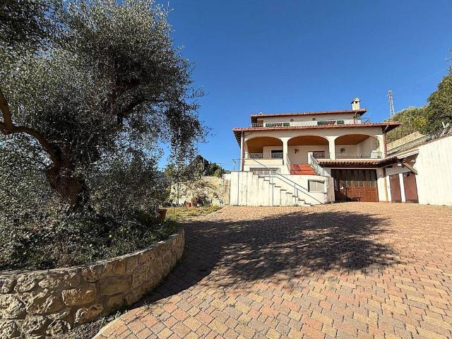 Villa Indipendente in vendita a San Lorenzo, Ventimiglia