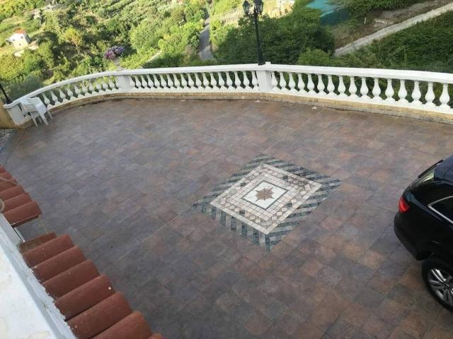 Villa Indipendente in vendita a Zanin, Ventimiglia