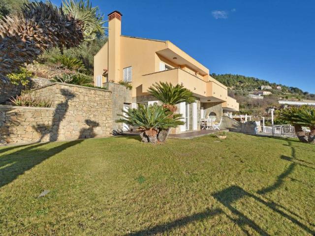 Villa Indipendente in vendita a San Lorenzo, Ventimiglia