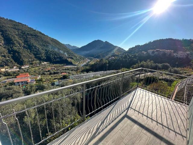 Villa Indipendente in vendita a Torri Inferiore, Ventimiglia