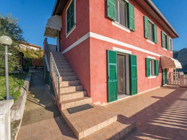 Villa Indipendente in vendita a Ventimiglia, Liguria