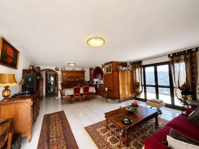 Villa Indipendente in vendita a Bevera, Ventimiglia