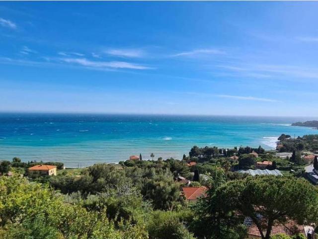 Villa Indipendente in vendita a Ventimiglia, Liguria