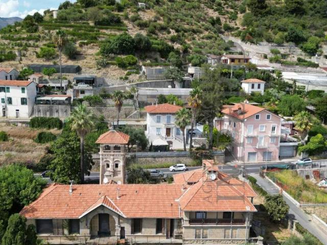 Villa Indipendente in vendita a Ventimiglia, Liguria