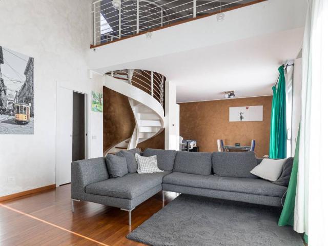 Villa Indipendente in vendita a Verano Brianza, Lombardia