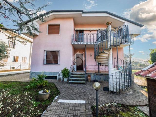 Villa Indipendente in vendita a Molino Ponte, Verano Brianza