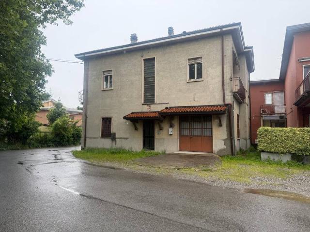 Villa Indipendente in vendita a Verano Brianza, Lombardia
