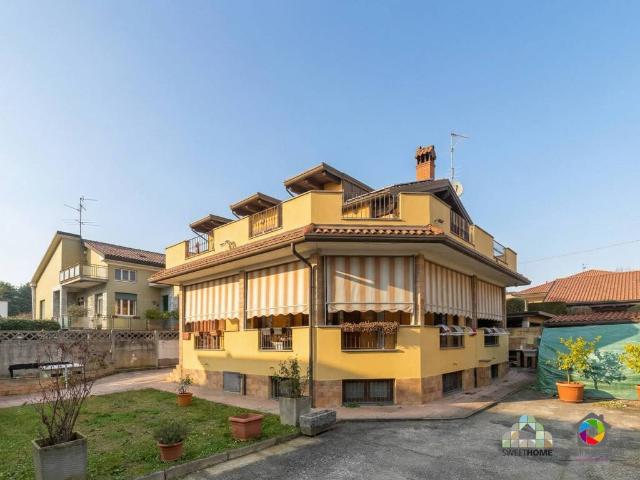 Villa Indipendente in vendita a Verano Brianza, Lombardia