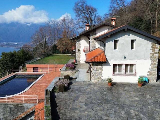 Villa Indipendente in vendita a Pallanza, Piemonte