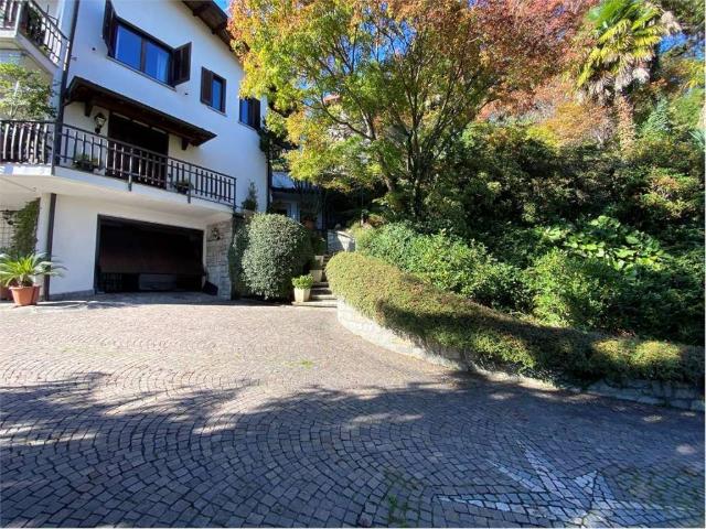 Villa Indipendente in vendita a Suna, Piemonte