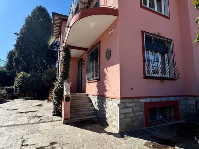 Villa Indipendente in vendita a Intra, Piemonte