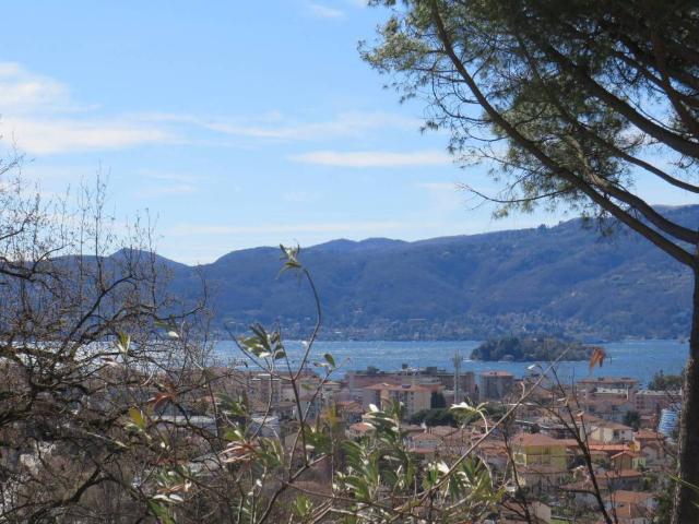 Villa Indipendente in vendita a Suna, Piemonte