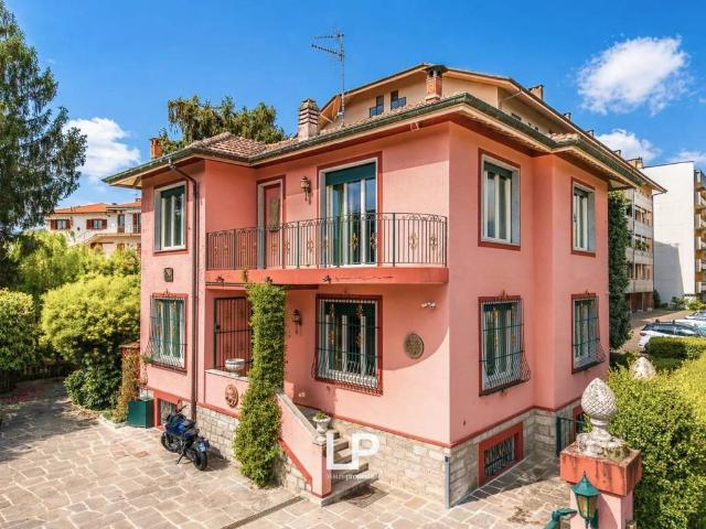 Villa Indipendente in vendita a Intra, Piemonte