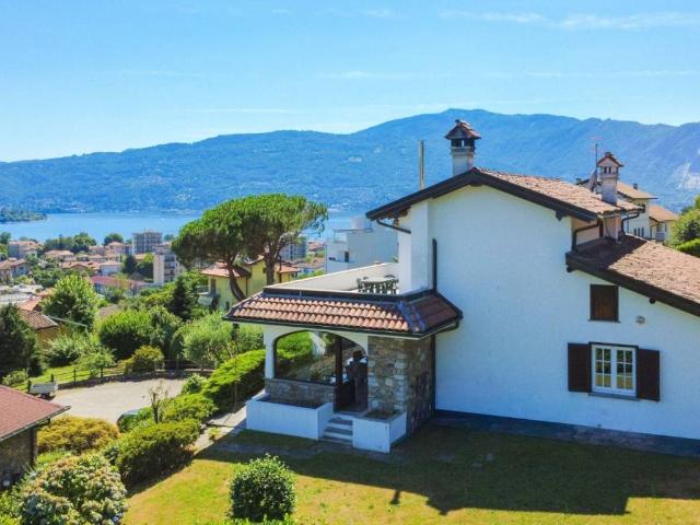 Villa Indipendente in vendita a Suna, Piemonte