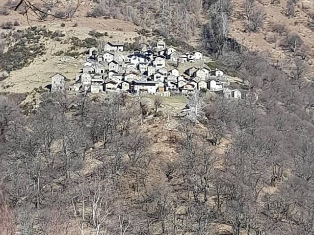 Villa Indipendente in vendita a Livo, Lombardia
