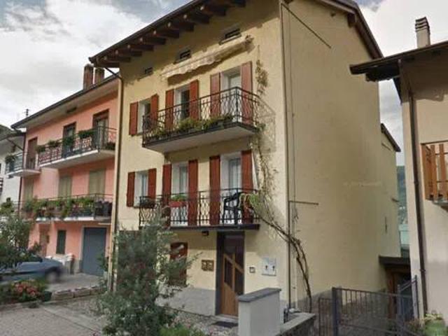 Villa Indipendente in vendita a Sceglio, Verceia