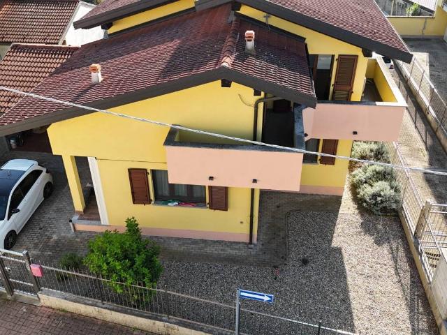Villa Indipendente in vendita a Cappuccini, Vercelli