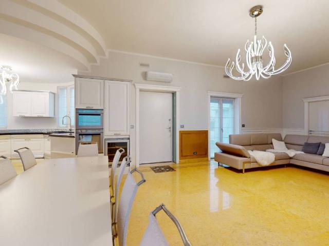 Villa Indipendente in vendita a Porta Torino, Piemonte