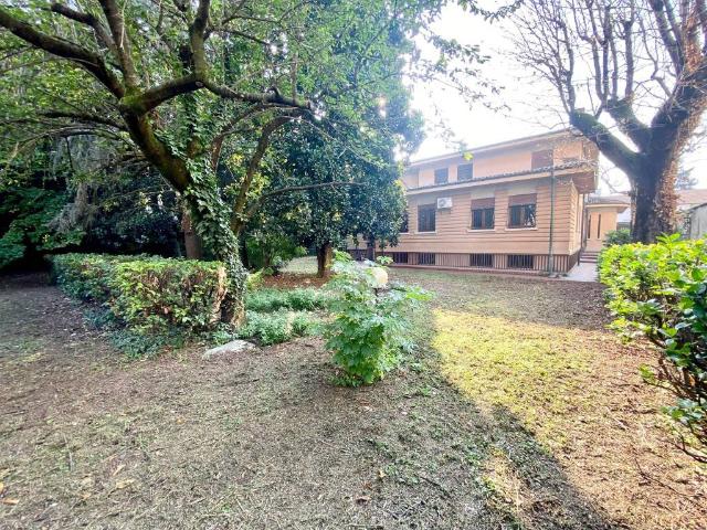 Villa Indipendente in vendita a L'Isola, Piemonte