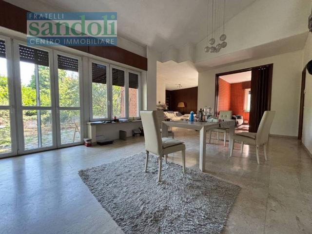 Villa Indipendente in vendita a Vercelli