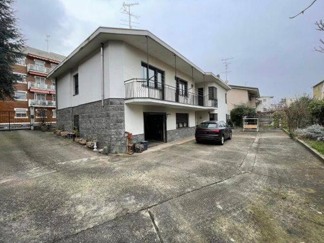 Villa Indipendente in vendita a Piemonte, Vercelli