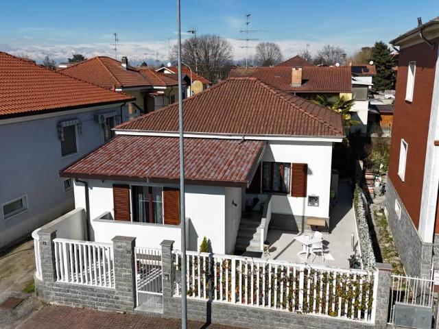 Villa Indipendente in vendita a L'Isola, Vercelli