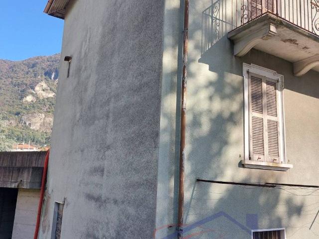 Villa Indipendente in vendita a Vercurago, Lombardia