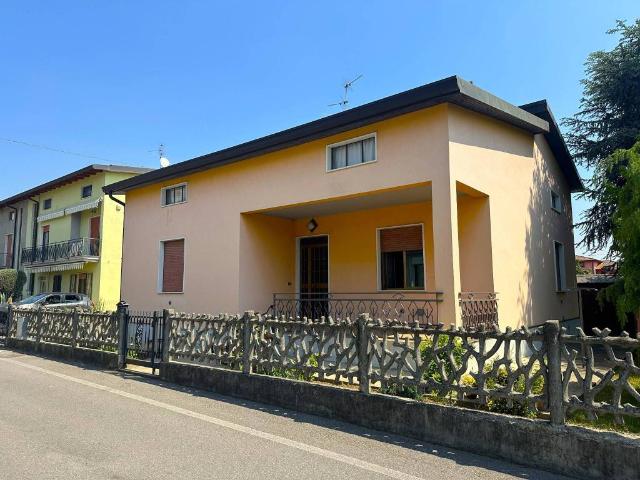 Villa Indipendente in vendita a Verdellino, Lombardia