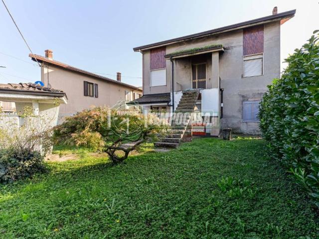 Villa Indipendente in vendita a Verdellino, Lombardia