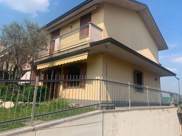 Villa Indipendente in vendita a Verdello, Lombardia