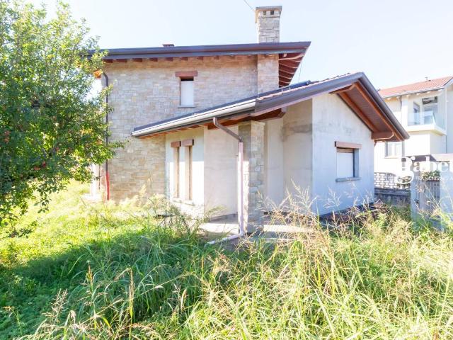 Villa Indipendente in vendita a Verderio Superiore, Lombardia