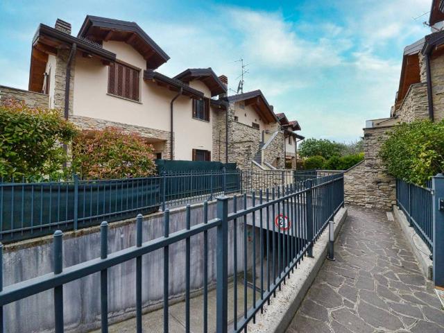 Villa Indipendente in vendita a Verderio Superiore, Lombardia