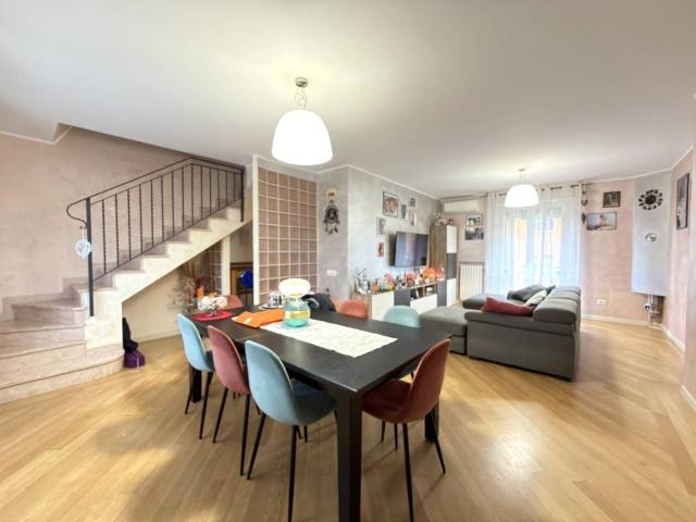 Villa Indipendente in vendita a Verderio Superiore, Lombardia
