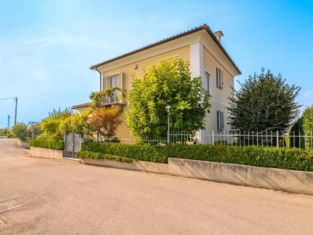 Villa Indipendente in vendita a Piemonte, Cuneo