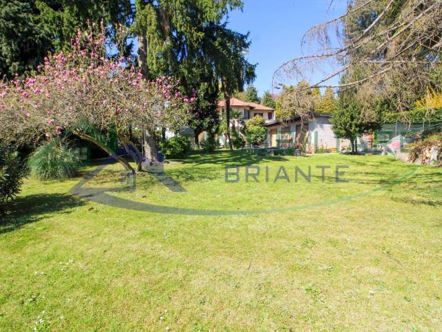 Villa Indipendente in vendita a Vergiate, Lombardia