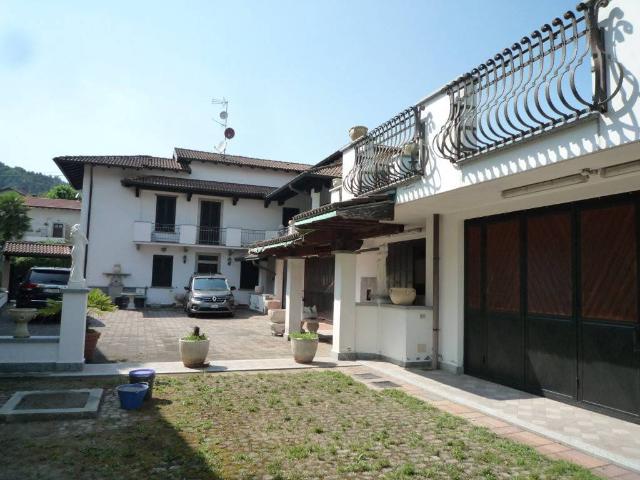 Villa Indipendente in vendita a Vergiate, Lombardia