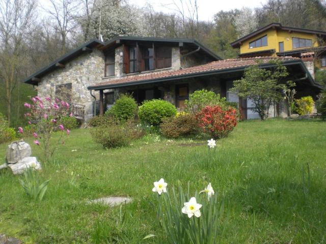 Villa Indipendente in vendita a Vergiate, Lombardia