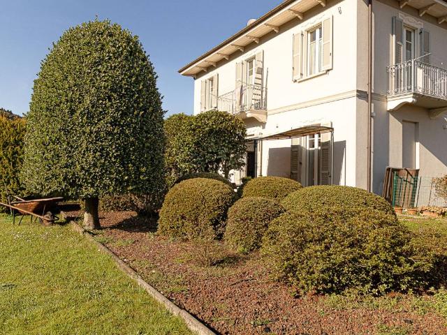 Villa Indipendente in vendita a Vergiate, Lombardia