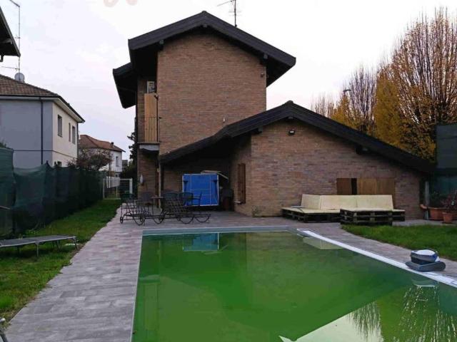 Villa Indipendente in vendita a Sesona, Vergiate