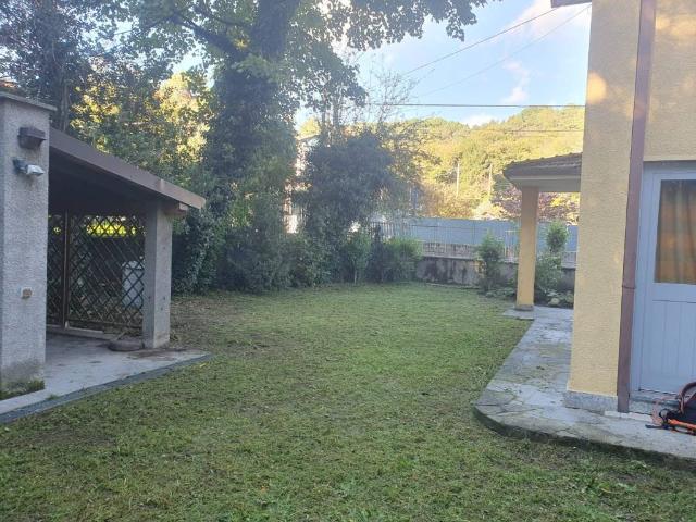 Villa Indipendente in vendita a Vergiate, Lombardia