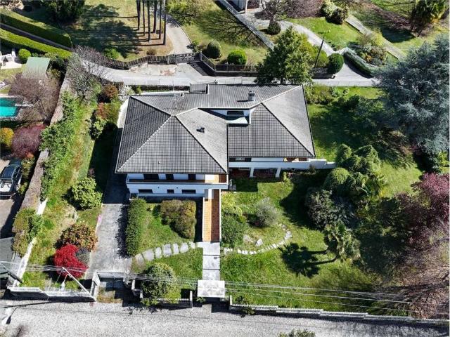 Villa Indipendente in vendita a Vergiate, Lombardia