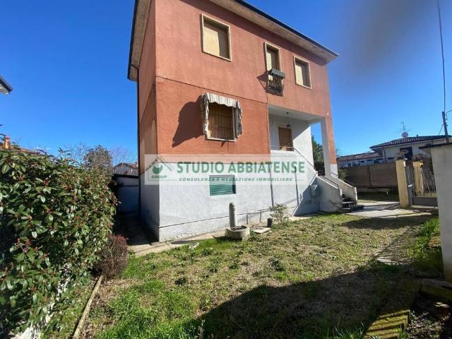 Villa Indipendente in vendita a Unione dei Comuni I Fontanili, Vermezzo